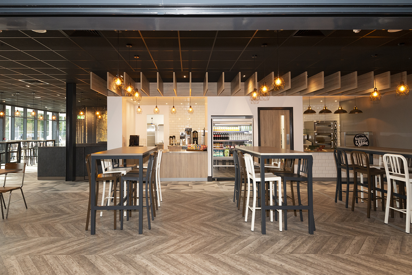 Interior of the Avenue Cafe.jpg Interior of the Avenue Cafe.jpg